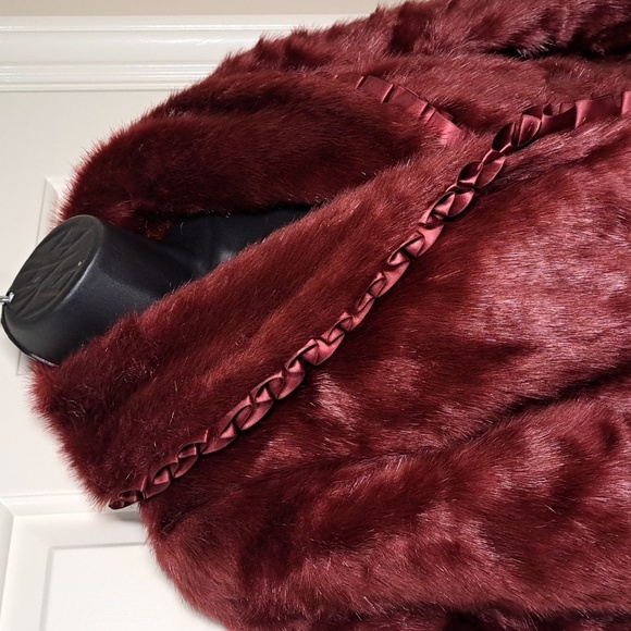 Terry Lewis Classic Luxuries Faux Fur ruffle detail Burgundy Jacket Size XS - Picture 2 of 13
